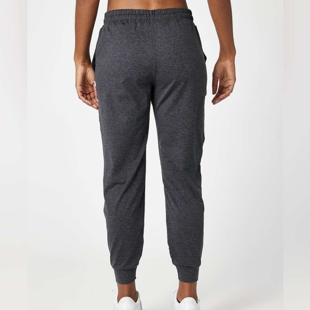 Vuori Performance Jogger - Picture 2 of 7